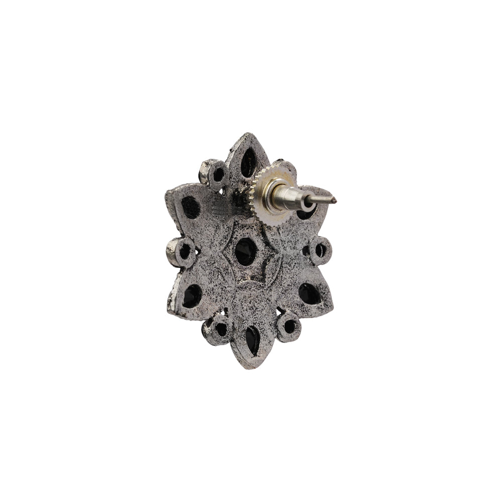 flower-alpana stud earrings (Black)