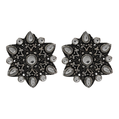 flower-alpana stud earrings (White)