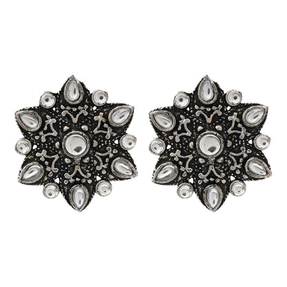 flower-alpana stud earrings (White)