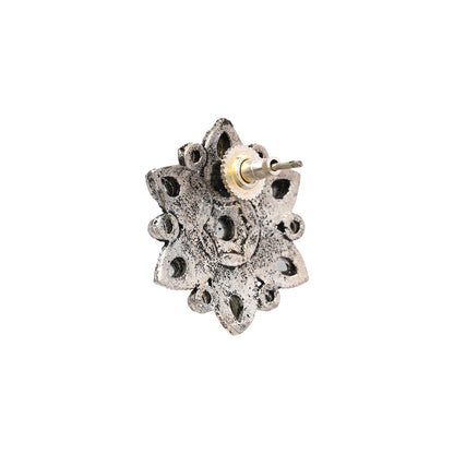 flower-alpana stud earrings (White)