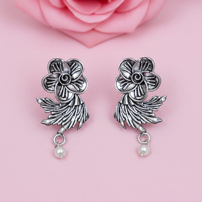 Floral Swirl stud earrings (Silver)