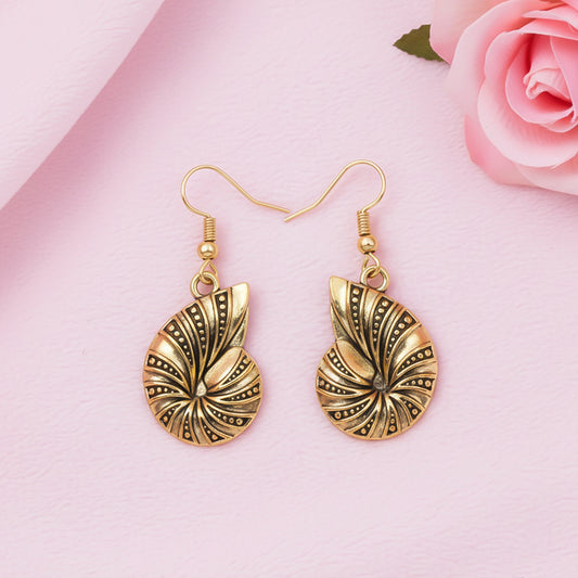 Conch Glow dangler earrings