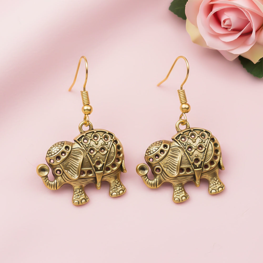 Trunk twist dangler earrings