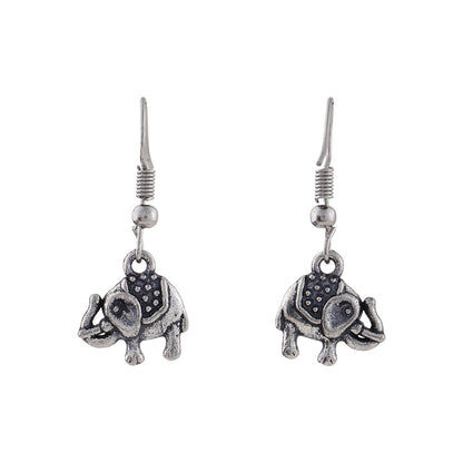 Trunk Tales dangler earrings (Silver)