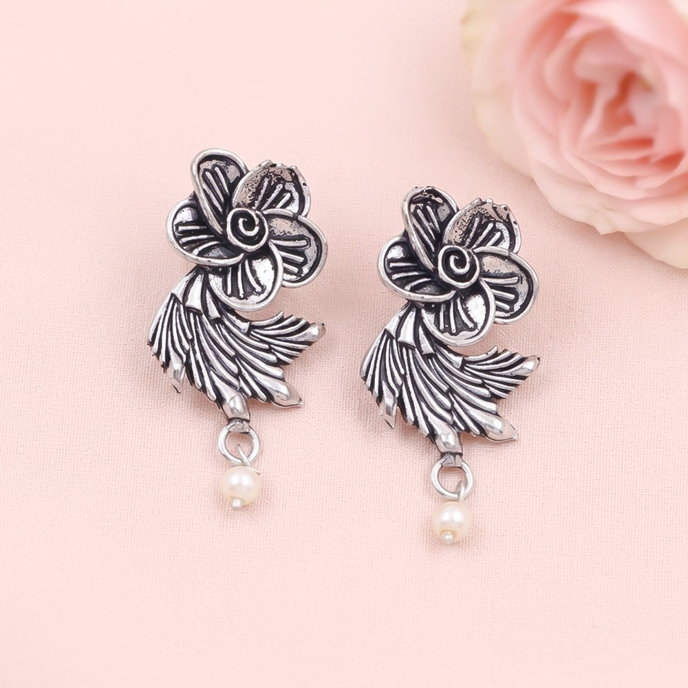 Flowerleaf Shaped Silver Polished Oxidised Danglers
