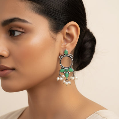 Loop dot stud earrings (Pista)