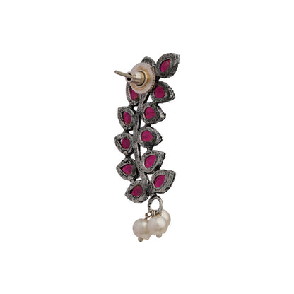 Flower frame stud earrings (Red)