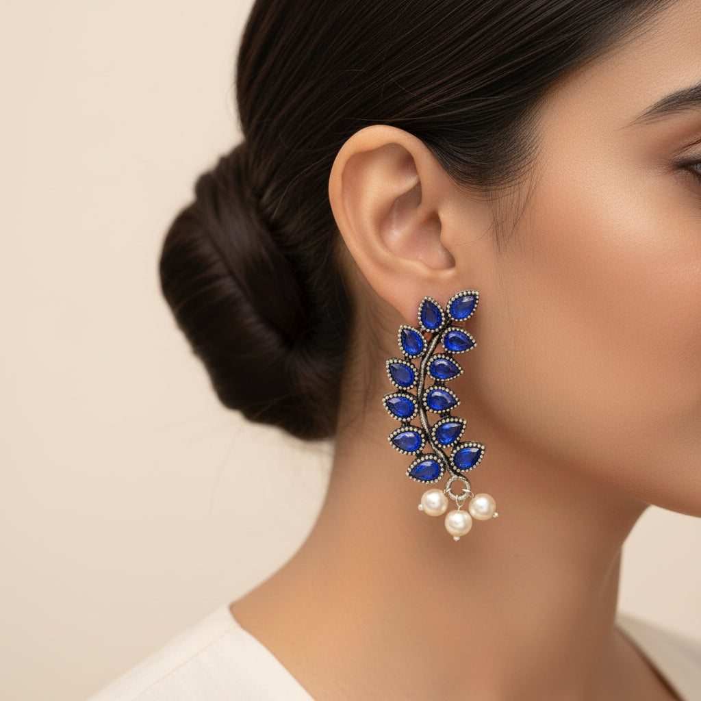 Flower frame stud earrings (Blue)