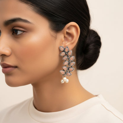 Flower frame stud earrings (Light Orange)
