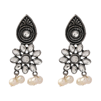Drew flower pearl stud earrings (White)