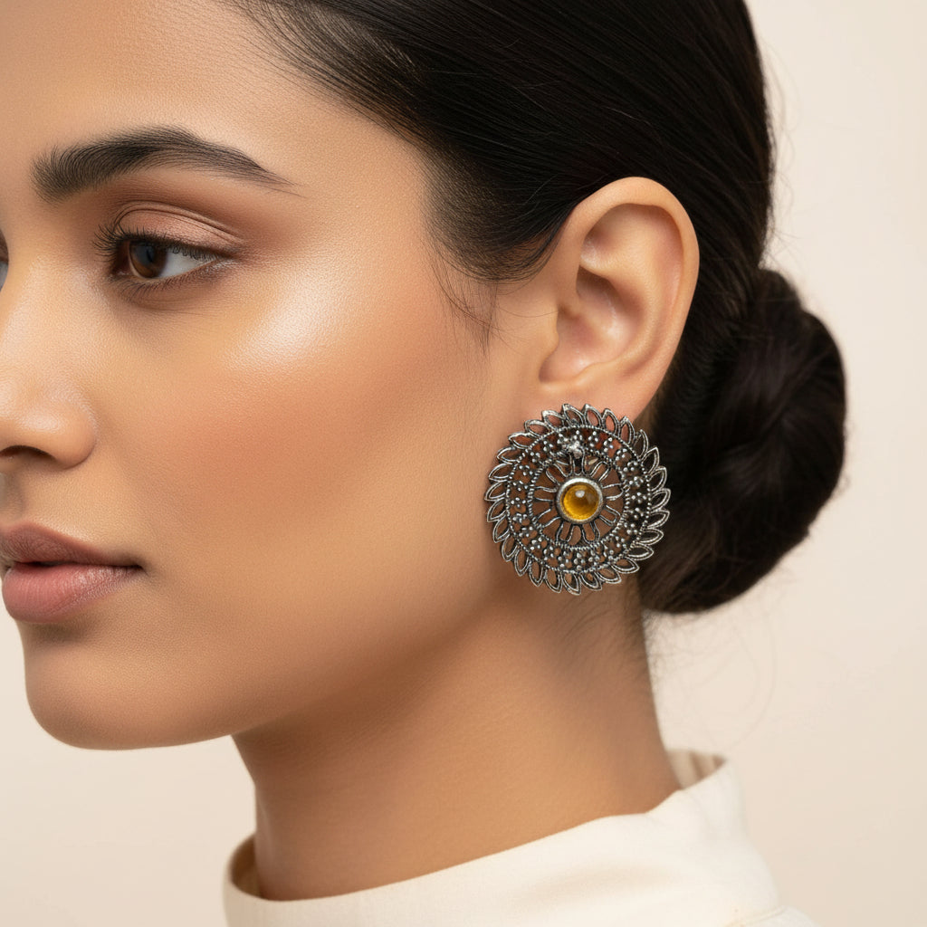 Charming Chakra stud earrings (Yellow)