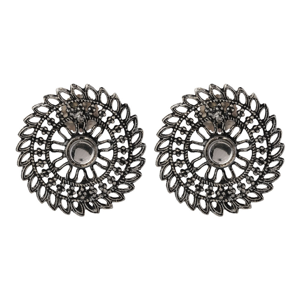 Charming Chakra stud earrings (White)