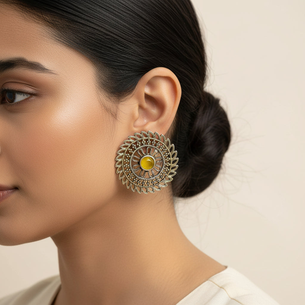 Charming Chakra stud earrings (Yellow)