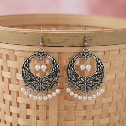 Eternal glide pearl dangler earrings (Silver)