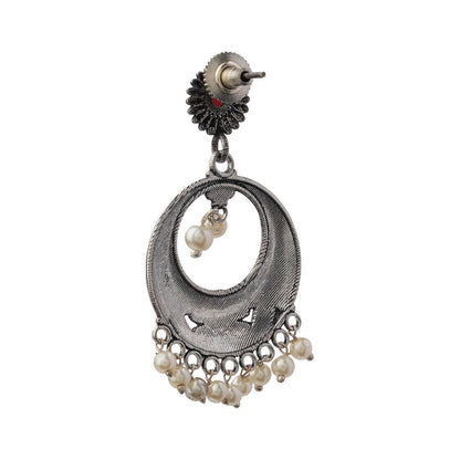 Graceful fall pearl dangler earrings (Red)