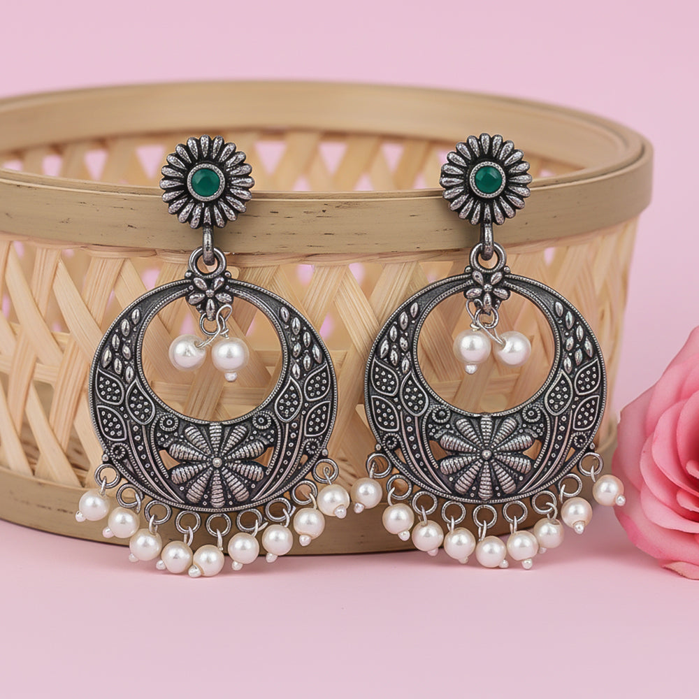 Graceful fall pearl dangler earrings (Green)