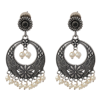 Graceful fall pearl dangler earrings (Black)