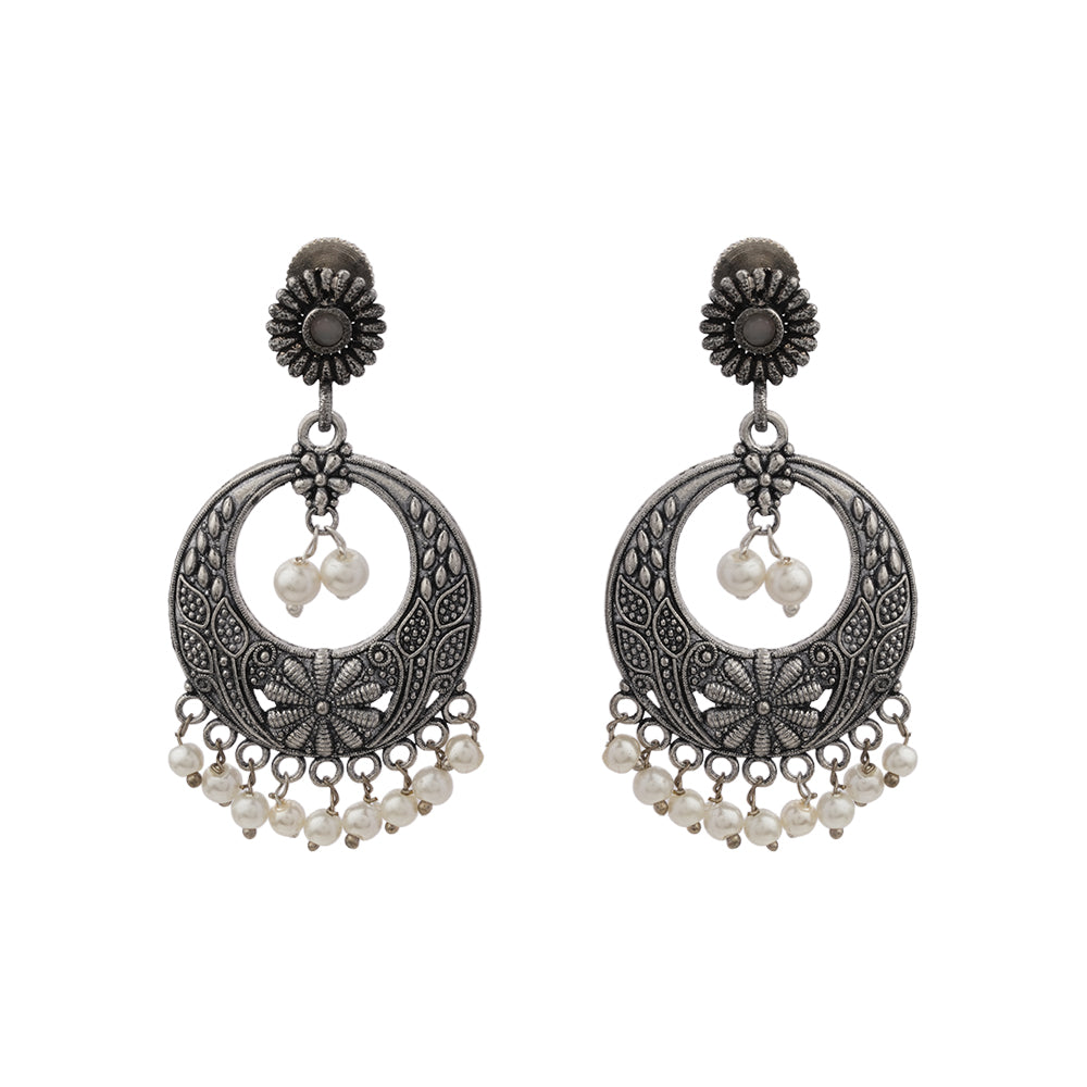 Graceful fall pearl dangler earrings (Grey)