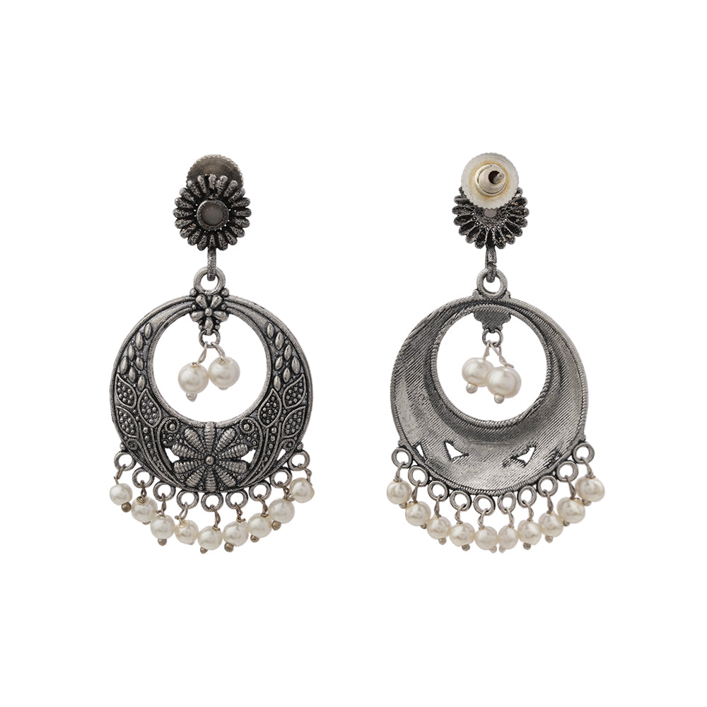 Graceful fall pearl dangler earrings (Grey)