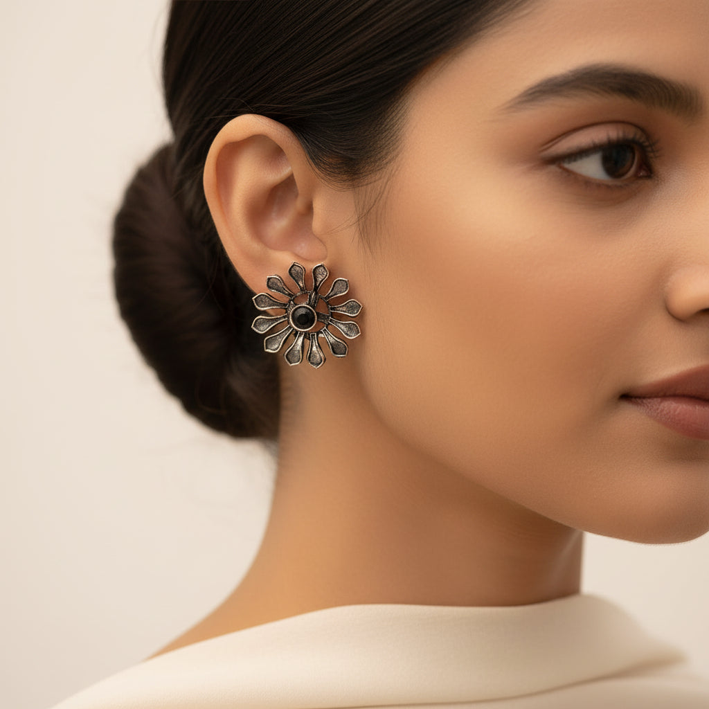 FlowerLoom Stud Earrings - Black