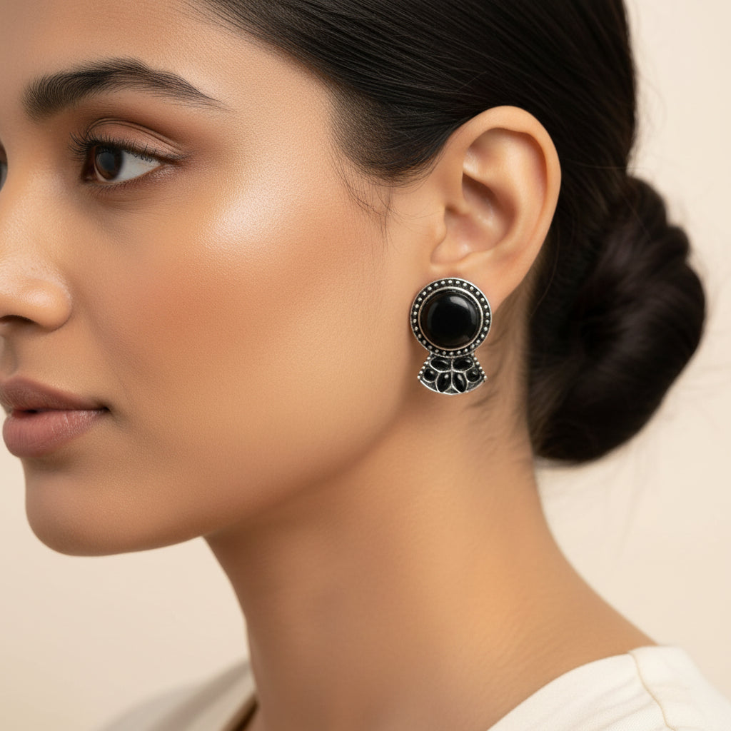 Lustre oxidised stud earrings (Black)