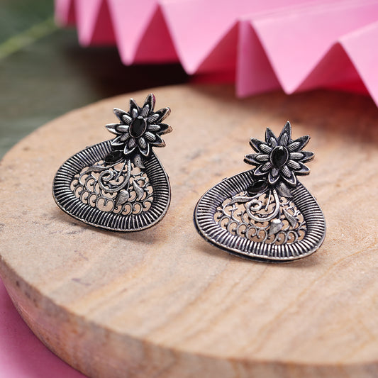 Glint stone studded stud earrings (Black)