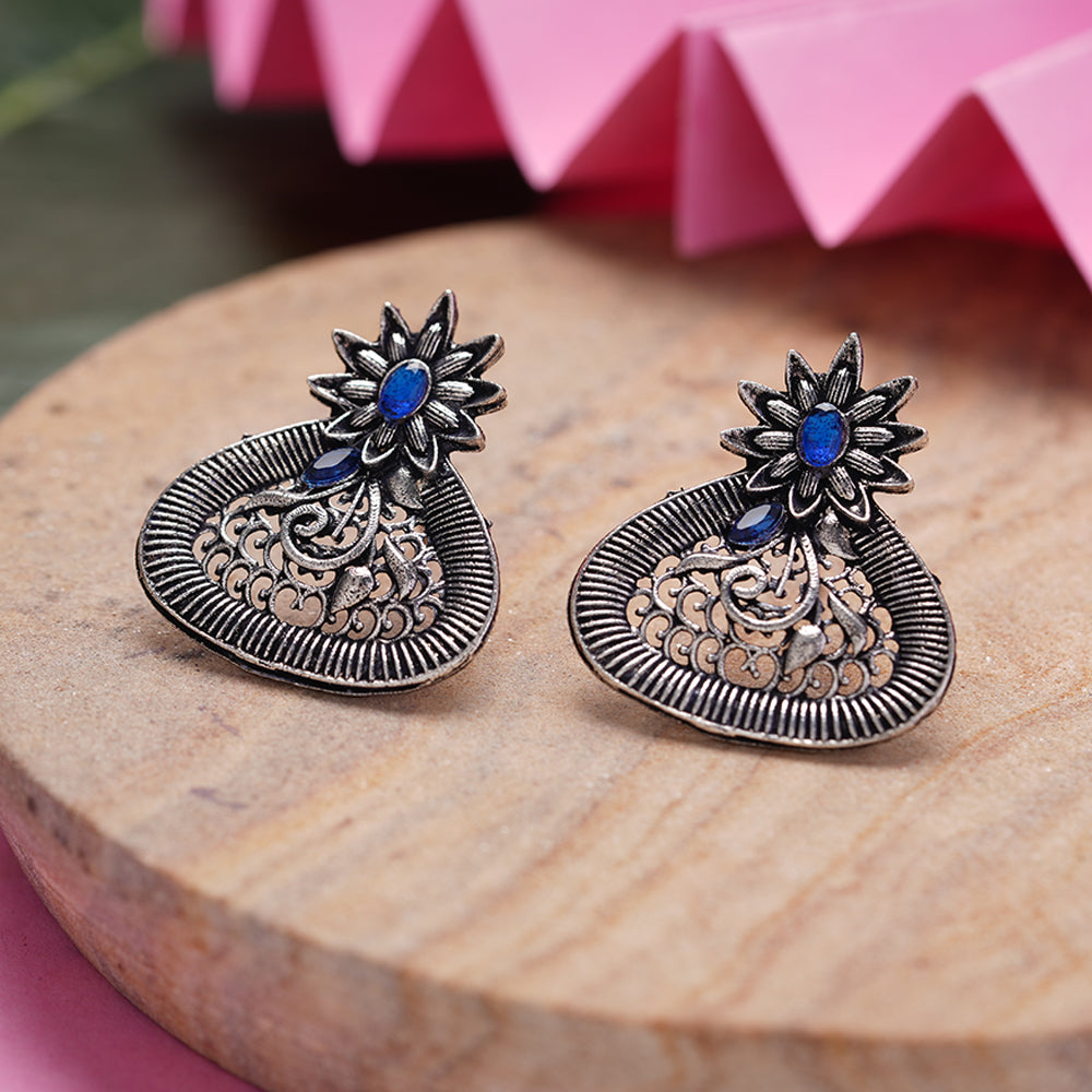 Glint stone studded stud earrings (Blue)