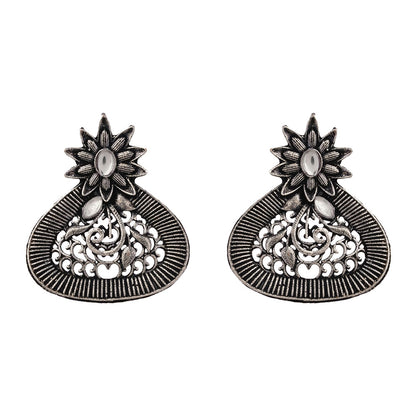 Glint stone studded stud earrings (White)