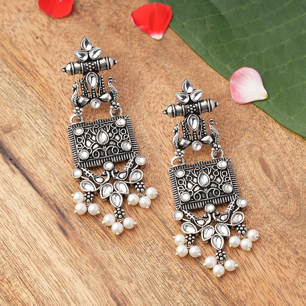 Peaflair pearls oxidised dangler earrings (White)