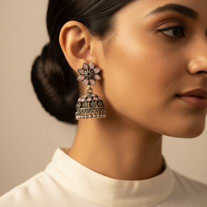 flower-shaped top with petal-like Baby pink stones
