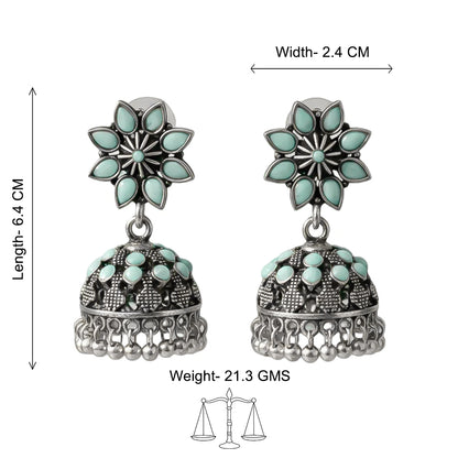 Flower-Shaped top with petal-like Mint stones