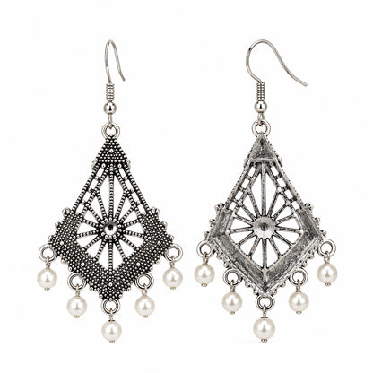 Elegant Lattice Pearl Drops
