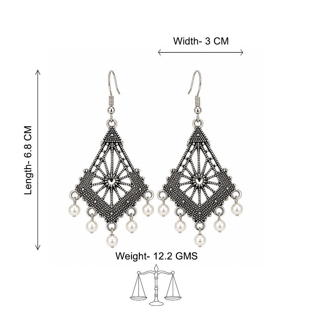 Elegant Lattice Pearl Drops