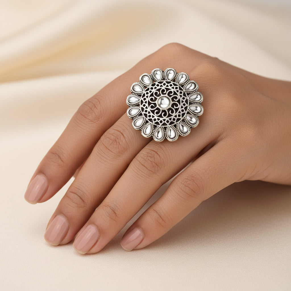 CrystaBud stone studded ring (White)