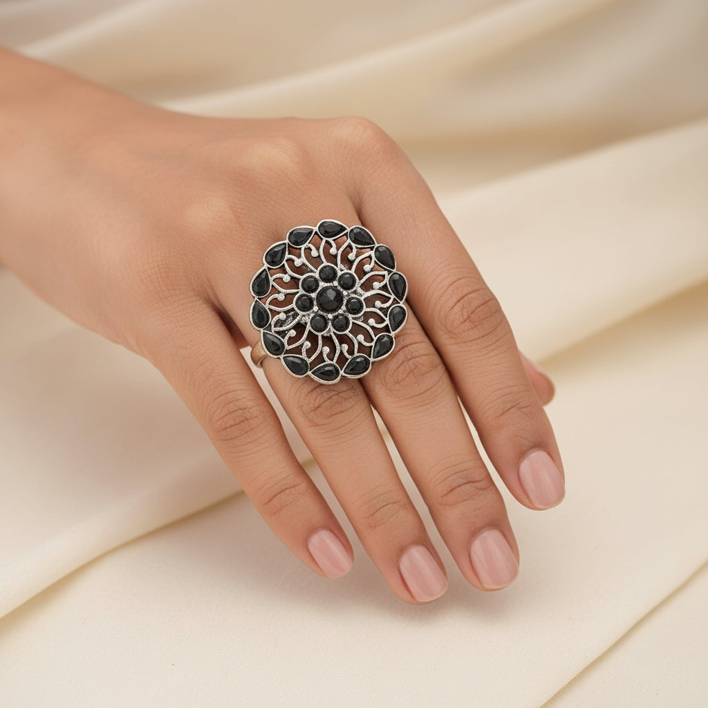 FloraDrop stone studded ring (Black)
