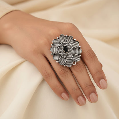 PetalStone oxidised ring (Black)