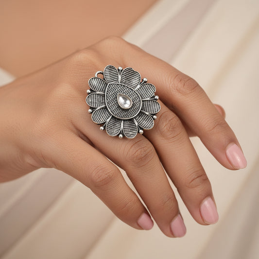 PetalStone oxidised ring (White)