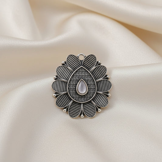 PetalStone oxidised ring (White)