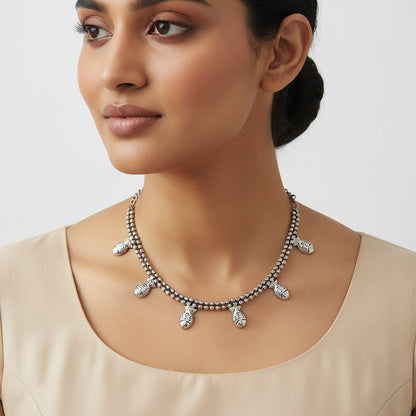 Meen moti brass neckpiece (Silver)
