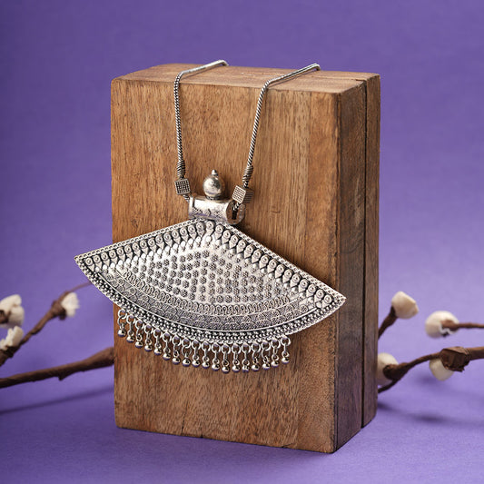 Curved corners oxidized chain neckpiece (Silver)