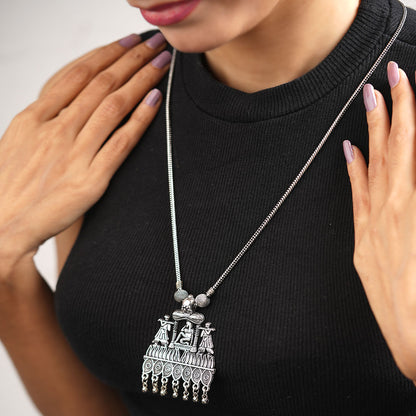 Queen's chariot oxidised chain neckpiece (Silver)