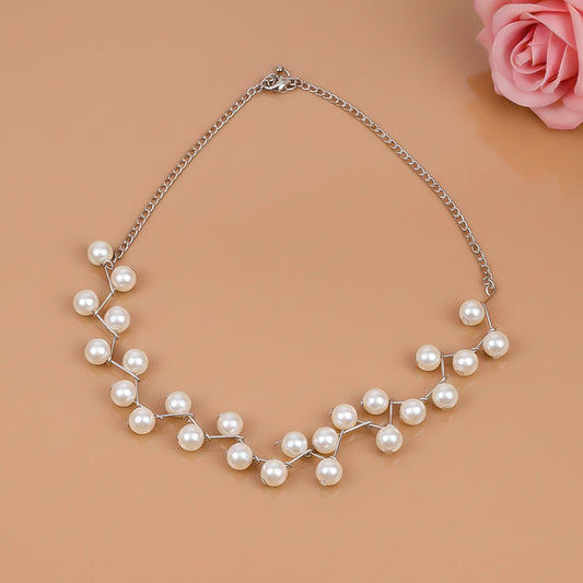 Delicate pearl choker neckpiece