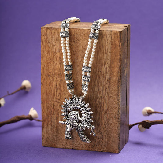 Murli magic statement pendant beaded neckpiece (White)