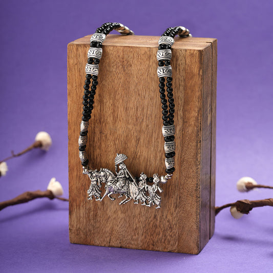 Regal ride statement pendant beaded neckpiece (Black)