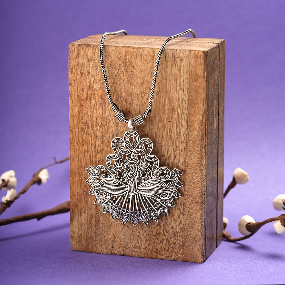 Peacock charm chain neckpiece (Silver)