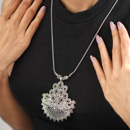 Peacock charm chain neckpiece (Silver)