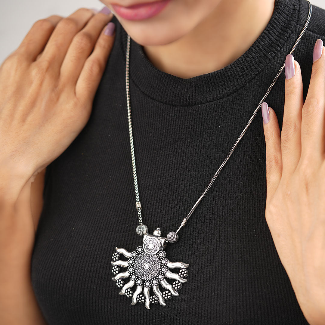 Oxidised Round pendent chain set