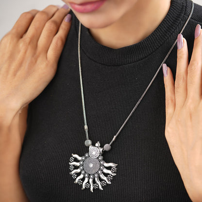 Oxidised Round pendent chain set