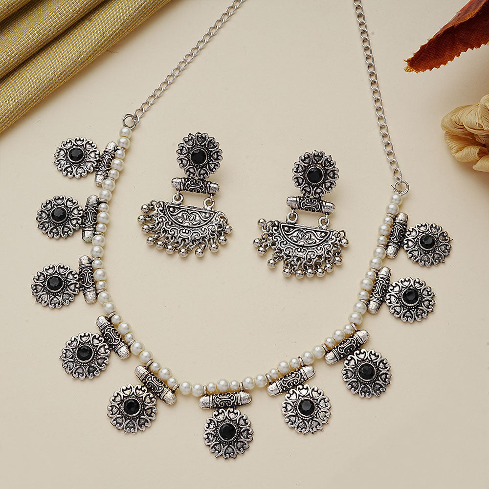 Trail of pearl Rajwada neckpiece set (Black)
