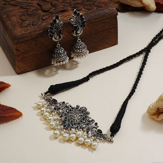 Rustic spark pearl rope neckpiece (Black)